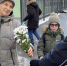 Сотрудники транспорта Москвы подарили женщинам свыше 20 тыс цветов - M24.Ru