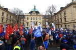 Планета протестует