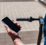 Сенаторы предложили ввести штрафы для самокатчиков за телефоны без hands-free - M24.Ru