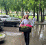 «Команда Максима Руднева» помогла жителям Кузьминок облагородить клумбу у подъезда - Единая Россия