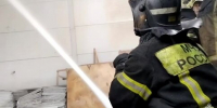 Площадь пожара на предприятии в Климовске выросла до 4,2 тысячи "квадратов" - M24.Ru
