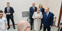Путин и Собянин посетили центр реабилитации инвалидов имени Л.И. Швецовой - Вечерняя Москва