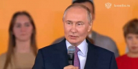 Путин вручил премию "Волонтер года" Марии Карпенко из Курской области - M24.Ru