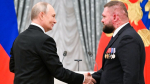 Путин вручил военкору Поддубному "Золотую звезду" Героя России