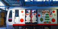 На Кольцевую линию московского метро вышел новогодний поезд, фото - Мой район