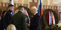 Белоусов передал вдове генерала Кириллова "Золотую Звезду" Героя России - M24.Ru