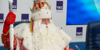 Дед Мороз рассказал о дружбе с Санта-Клаусом, Йоулупукки и другими волшебниками - M24.Ru