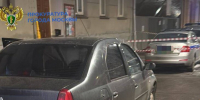 Мужчина пытался поджечь полицейский автомобиль в центре Москвы - M24.Ru