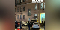 Суд арестовал пенсионера за поджог полицейской машины у Арбата - M24.Ru