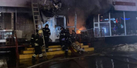 Пожарные потушили возгорание в магазине на востоке Москвы - M24.Ru