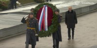Путин возложил цветы к могиле брата в Санкт-Петербурге - Вечерняя Москва