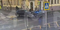 Mash выяснил, кто устроил ДТП с правительственным автомобилем в центре Москвы - Вечерняя Москва