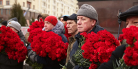 72-я годовщина Памяти И.В. Сталина. Торжественное возложение венков к Мавзолею В.И. Ленина и Мемориальной Могиле И.В. Сталина у Кремлевской стены - КПРФ