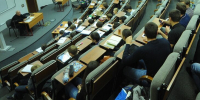 Депутат Смолин не поддержал запрет на обучение в Москве для студентов из регионов - M24.Ru