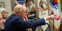 Дональд Трамп ввел чрезвычайное положение в США - Вечерняя Москва