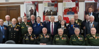 Геннадий Зюганов наградил группу ветеранов Советской армии и военно-морского флота памятной медалью КПРФ «Восемьдесят лет Победы» - КПРФ