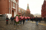 Цветы советским покорителям космоса