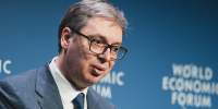 Сербский президент Вучич украсил яйца к Пасхе надписью «Я — болван» - Вечерняя Москва