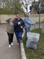 Наш субботник: продолжаем приводить территорию в порядок