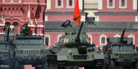 Механизированную колонну на параде Победы возглавил танк Т-34 - M24.Ru