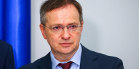 Мединский: российская делегация будет ждать украинскую сторону в 10 часов утра 16 мая - M24.Ru