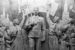 Барельеф Благодарность народа вождю-полководцу (Сталину) воссоздан на «Таганской»