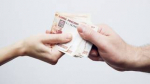 Стоит ли помогать деньгами взрослым детям