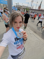 Врач патологоанатомического отделения Наталья Мозгалёва финишировала в крупнейшем полумарафоне страны с синхронным стартом «ЗаБег.РФ»