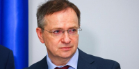 Соловьев сообщил об угрозах семье Мединского со стороны украинских нацистов - M24.Ru