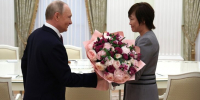 Кабмин Японии не стал комментировать встречу Путина и вдовы Абэ - M24.Ru