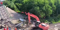 Поврежденные три вагона и локомотив убраны с ж/д полотна под Брянском - M24.Ru