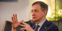 «Тяжело признавать»: Мединский объяснил отказ Украины принять тела солдат ВСУ - Вечерняя Москва