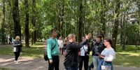 Предложения жителей Боровского проезда об установке скамеек и урн будут учтены при благоустройстве дворов - Solncewonews.ru