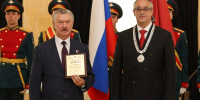 Председатель Московской городской Думы Алексей Шапошников вручил награды участникам и партнерам масштабного патриотического проекта «Города-герои – города героев» - Мосгордума