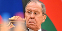 На номерах кортежа Лаврова в Бразилии появилась необычная надпись - Вечерняя Москва