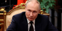Путин назвал приоритетом России поддержку многодетной семьи - M24.Ru