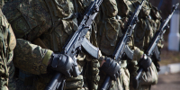 Боец ВС РФ увел беспилотник от машины с мирными жителями - ИА Общественная служба новостей