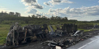 Погибли водители: крупный пожар возник после ДТП с фурами под Омском - Вечерняя Москва