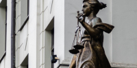 Суд заочно отправил под арест адвоката Pussy Riot Захватова - ИА Общественная служба новостей
