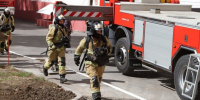 Пожары начались во дворах частных домов после падения обломков БПЛА в Ростовской области - M24.Ru