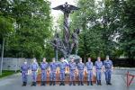 Росгвардейцы Москвы почтили память героев-десантников в День ВДВ (видео)