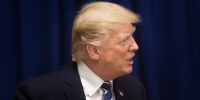 Трамп заявил, что пока не будет вводить новые санкции против РФ - M24.Ru