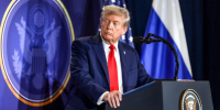 Bloomberg: Трамп заявил, что РФ не будет возражать против гарантий безопасности Киеву - M24.Ru