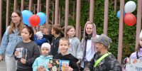 День флага России отметили в дачном посёлке Кокошкино - Район Внуково