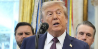 Трамп заявил, что внимательно следит за действиями Москвы и Киева - M24.Ru