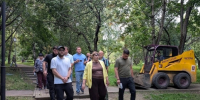 Глава управы Конькова дала поручение провести субботник у пруда в Яблоневом саду - Район Коньково