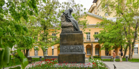 Сотрудники Дома Н.В. Гоголя — Мемориального музея и научной библиотеки проведут экскурсию по району Арбат. Фото: сайт мэра Москвы - Москва.Центр