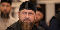 Военблогер Живов показал кадры кортежа во главе с джипом с инициалами Кадырова - ИА Общественная служба новостей