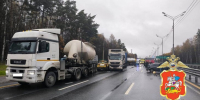Три человека погибли при столкновении шести автомобилей в Подмосковье - M24.Ru