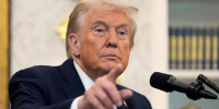 FT: Трамп кинул принесенные Зеленским на встречу карты линии фронта - M24.Ru